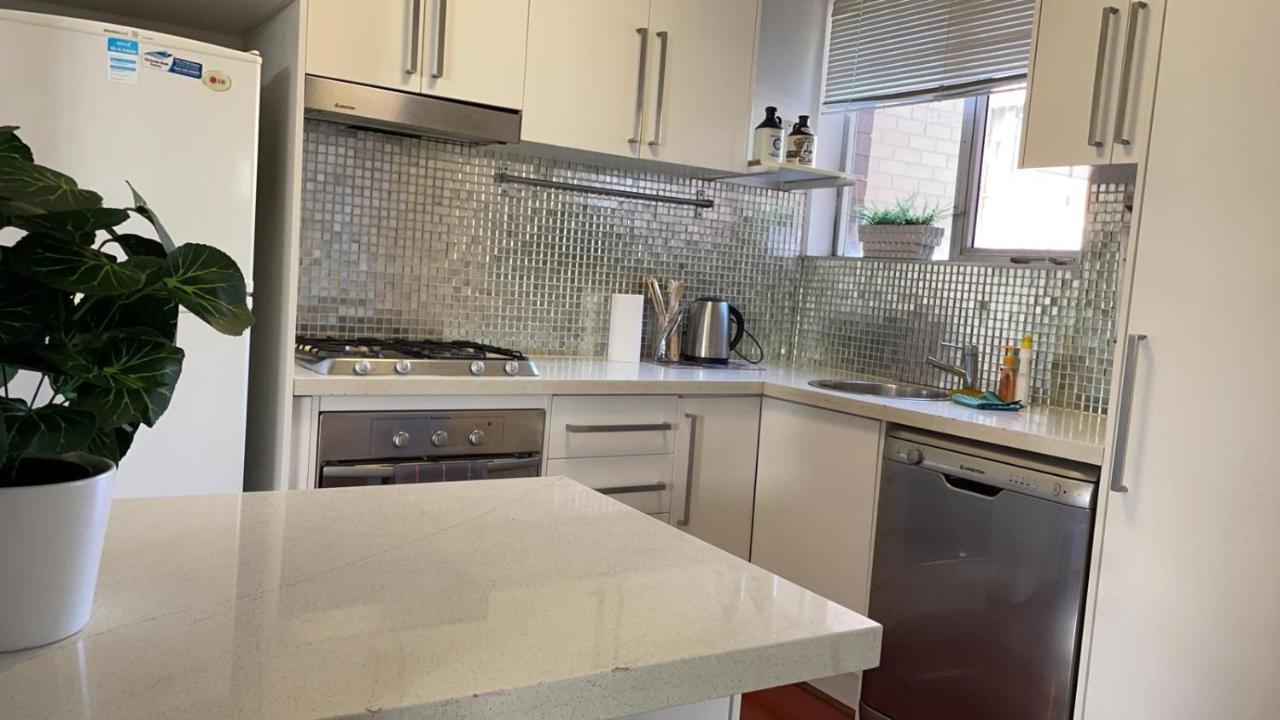 St Kilda Beachfront 2 Bedroom Apartment Melburne Exterior foto